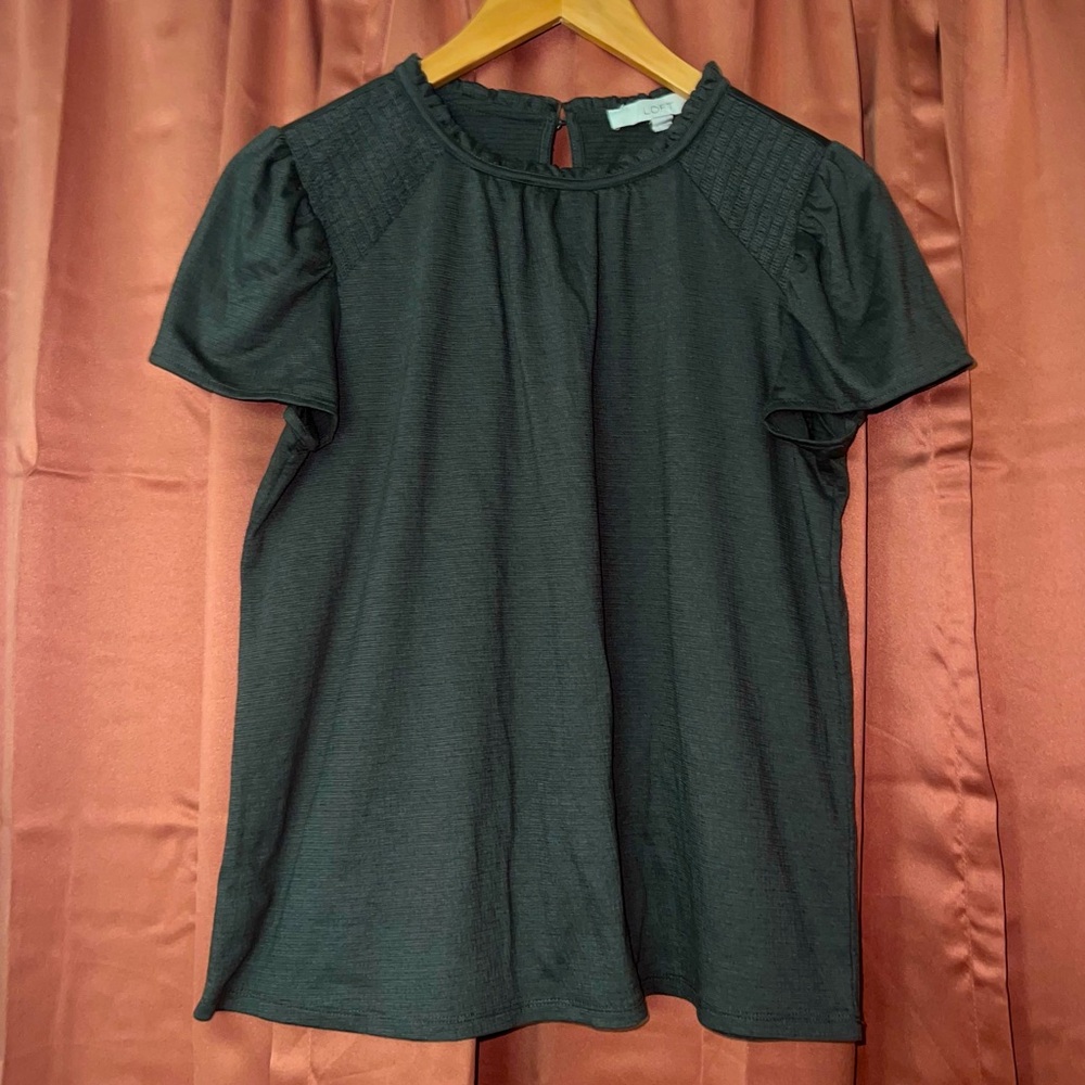 Loft grayish-green flutter short sleeve flowy gathered detail blouse